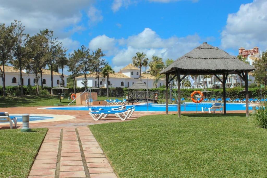 2 Bedrooms Sea And Pool View Apt In Duquesa Golf & Gardens Manilva Castillo de Sabinillas Kültér fotó