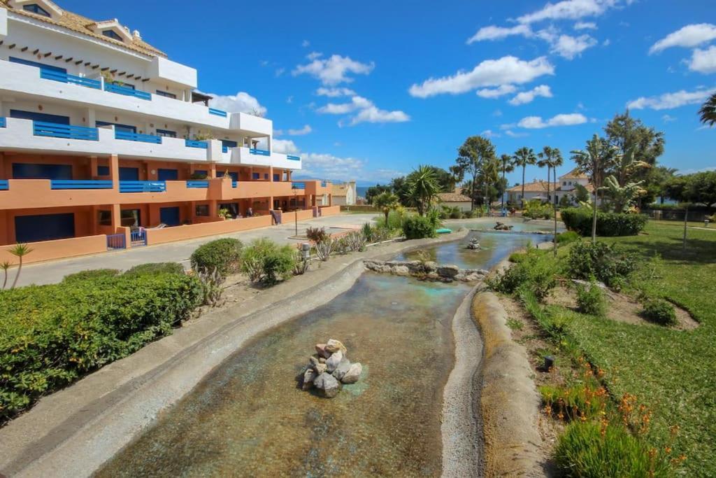 2 Bedrooms Sea And Pool View Apt In Duquesa Golf & Gardens Manilva Castillo de Sabinillas Kültér fotó